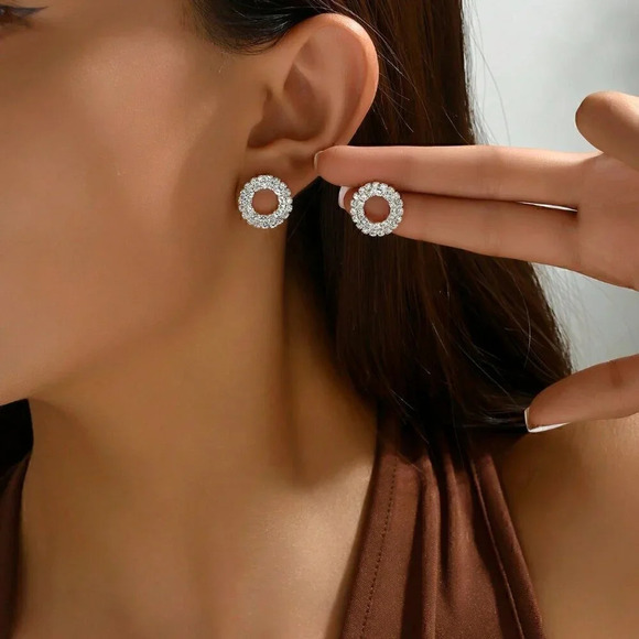 Silver Women's Elegant Geometric Round Rhinestone Stud Earrings - Picture 1 of 4